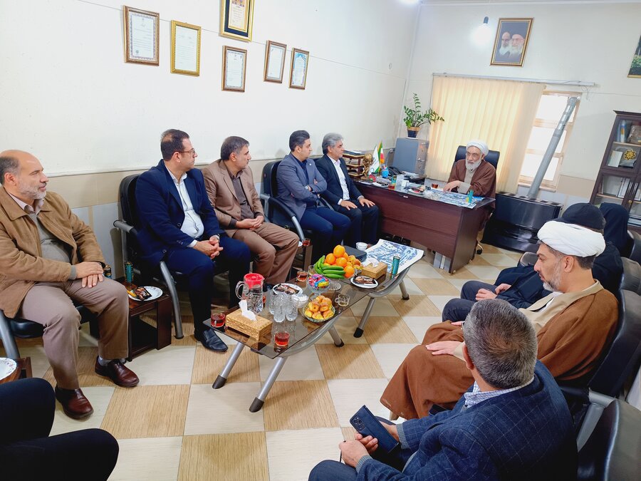 جلسه‌ هماهنگی و برنامه‌ریزی برای توسعه‌ مجتمع  انوار آفتاب قم 