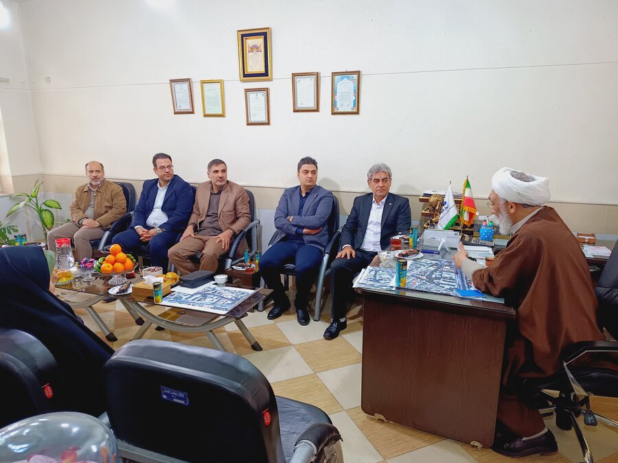 جلسه هماهنگی و برنامهریزی برای توسعه مجتمع انوار آفتاب قم