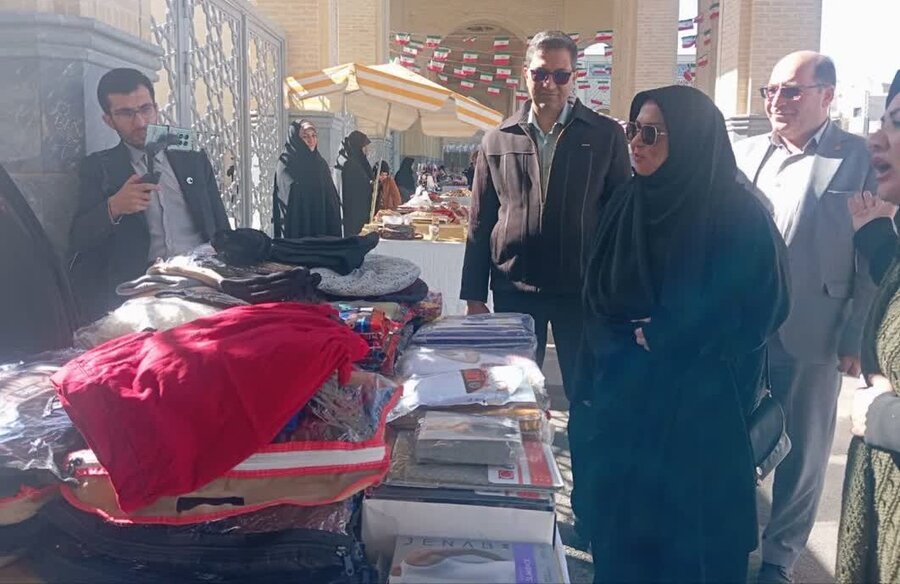 حضور مدیرکل بهزیستی استان اصفهان در میز خدمت نماز جمعه