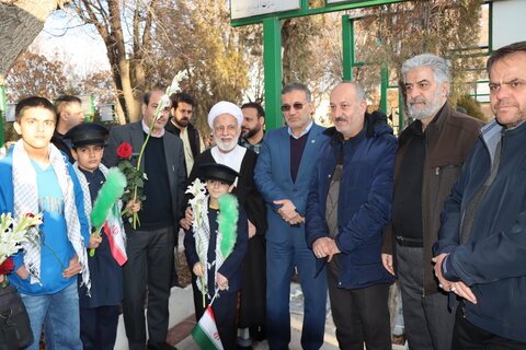 گزارش تصویری امراسم گلباران و عطرافشانی قبور مطهر شهدای شهرستان اراک