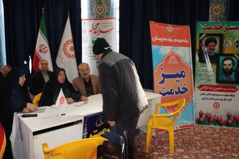 گزارش تصویری ا برپایی میز خدمت و حضور مسئولان استانی در مصلی اراک