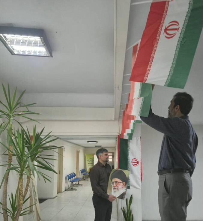 شهرتهران| آذین‌بندی مراکز دولتی به مناسبت دهه فجر