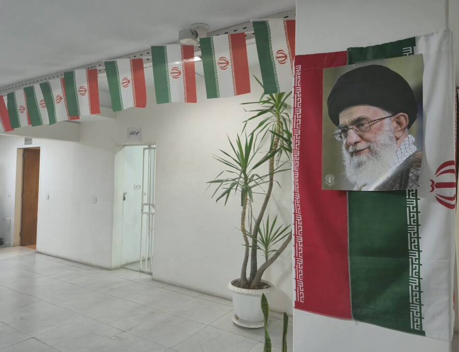 شهرتهران| آذین‌بندی مراکز دولتی به مناسبت دهه فجر