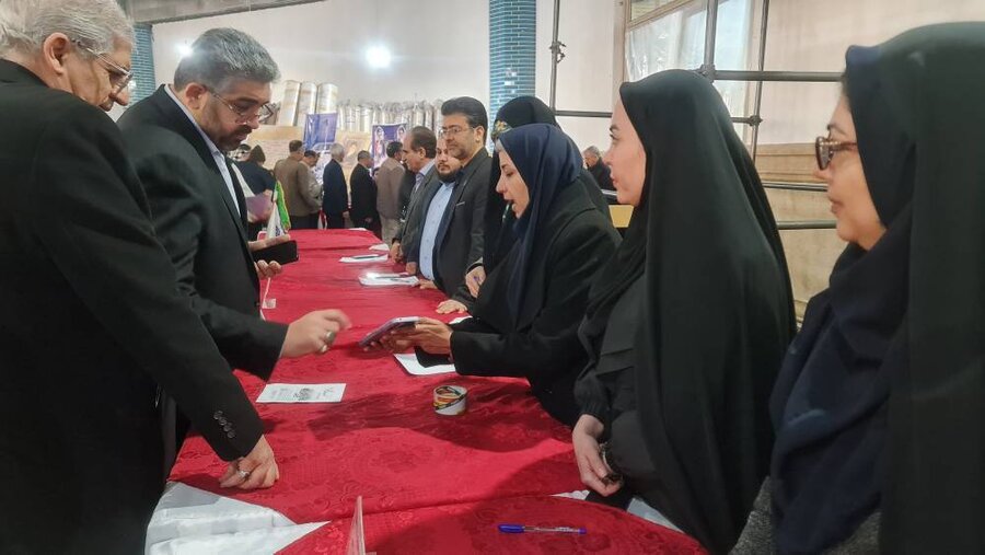 شهر قدس | اجرای پویش «سلام محله» توسط بهزیستی شهرستان قدس همزمان با میز خدمت دهه فجر