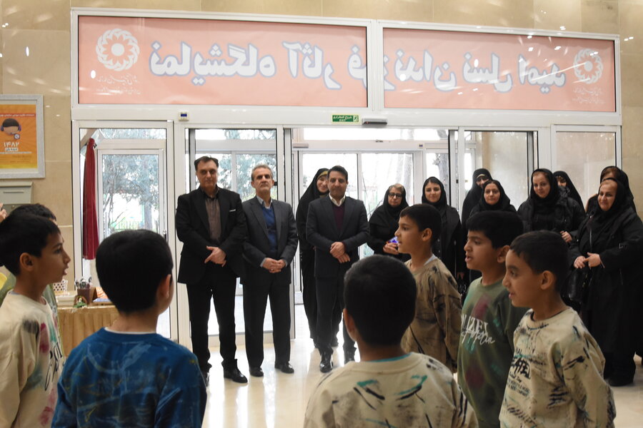 بازدید مسئولان بهزیستی کشور از نمایشگاه توانمندی‌های کودکان شبه‌خانواده