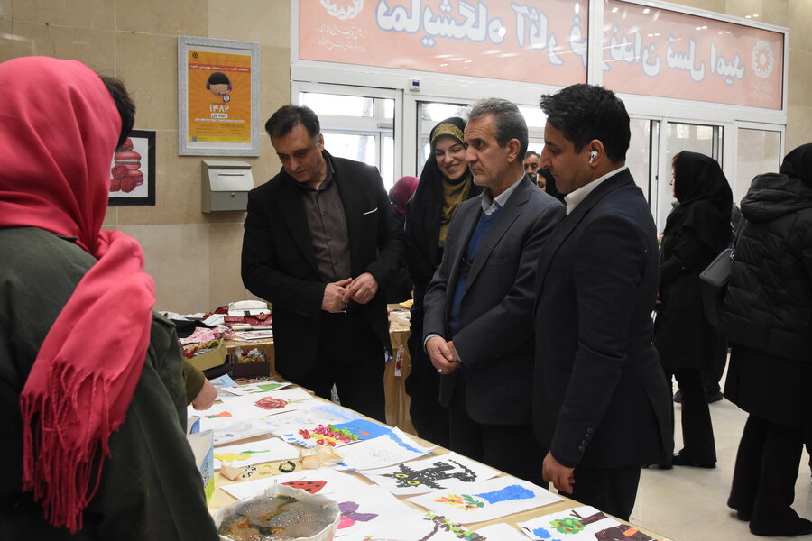 بازدید مسئولان بهزیستی کشور از نمایشگاه توانمندی‌های کودکان شبه‌خانواده