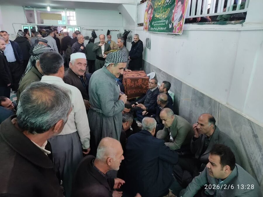 به مناسبت گرامیداشت دهه فجر میز خدمت بهزیستی شهرستان مریوان برگزار شد 