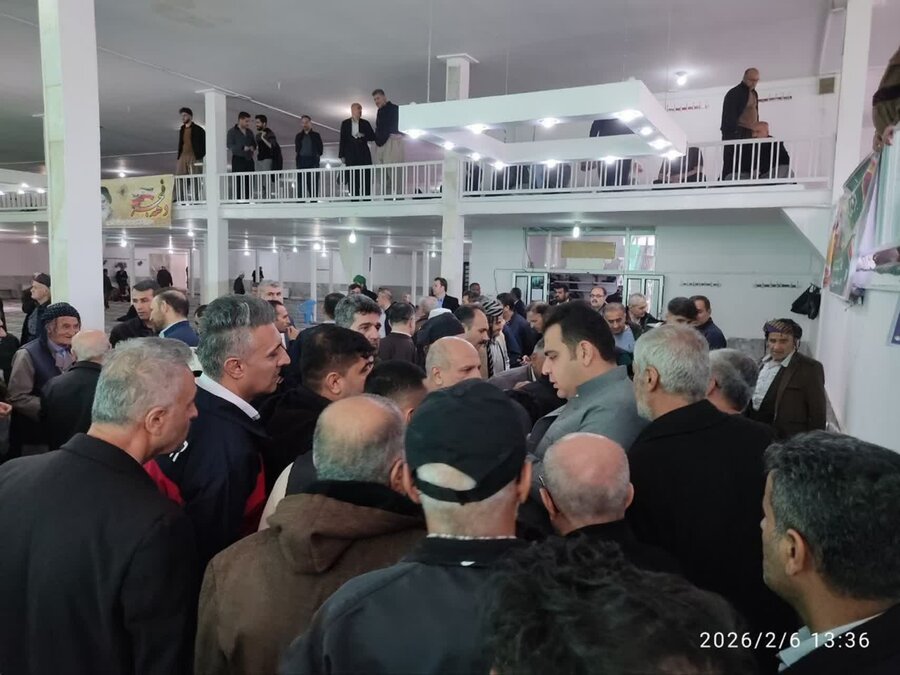 به مناسبت گرامیداشت دهه فجر میز خدمت بهزیستی شهرستان مریوان برگزار شد