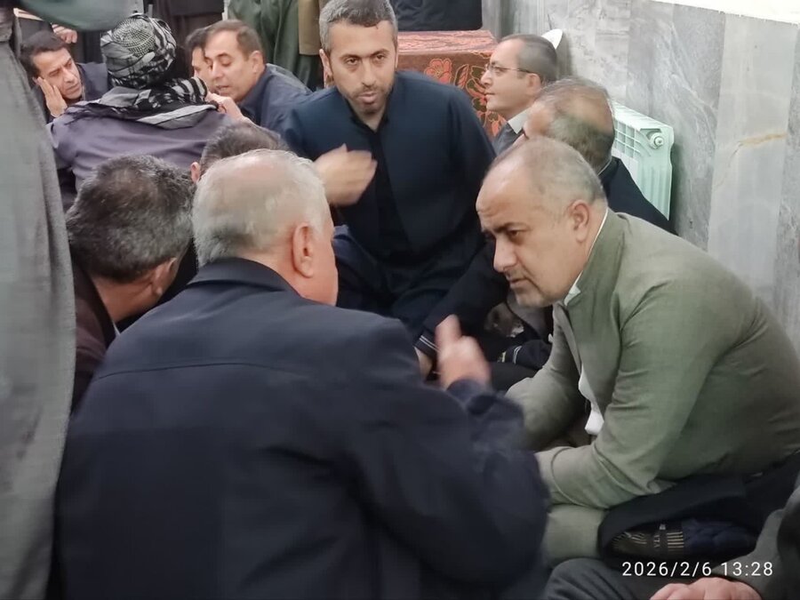 به مناسبت گرامیداشت دهه فجر میز خدمت بهزیستی شهرستان مریوان برگزار شد