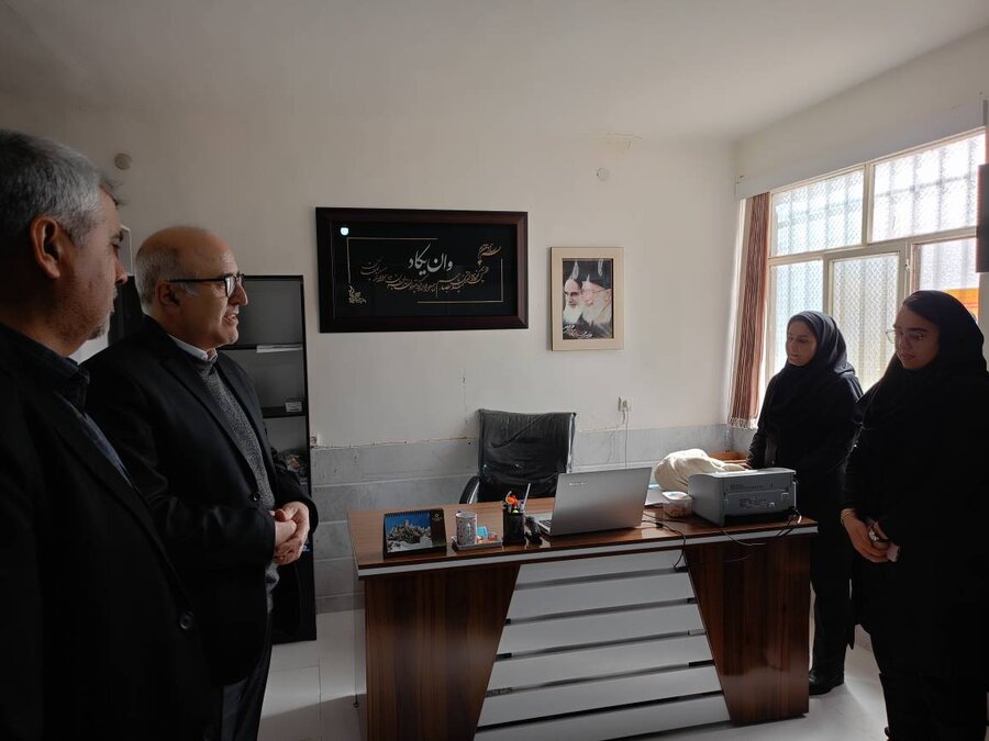 دهه فجر گرامی باد/دیدار دکتر وحیدرضا گازرانی مدیرکل بهزیستی خراسان جنوبی با رئیس نمایندگی بهزیستی شهر مود و کارکنان مراکز مثبت زندگی ۱۰۸۳۳