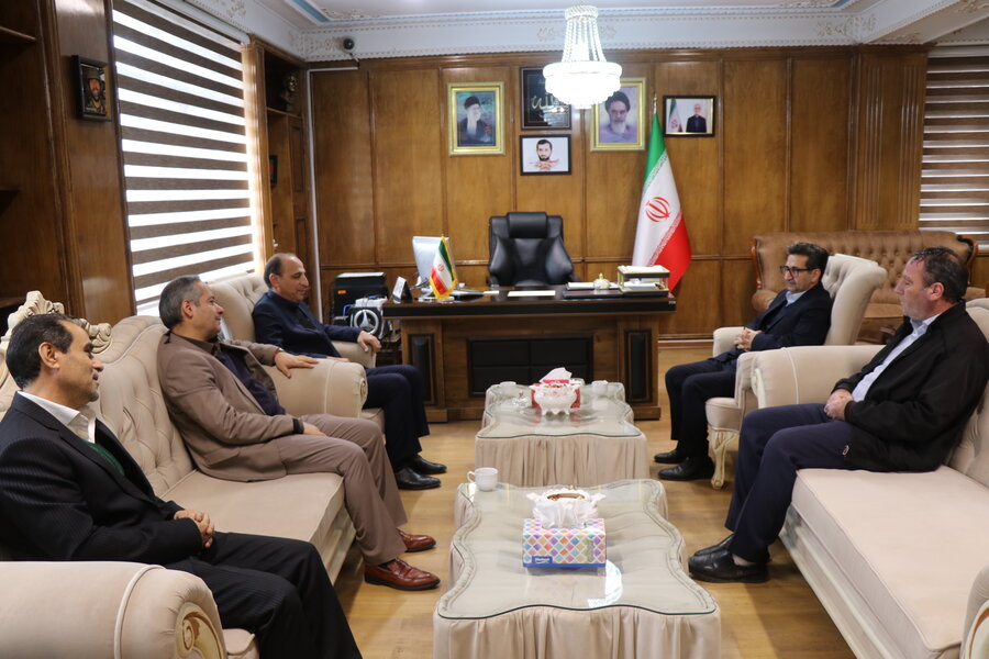 سکان بهزیستی میاندوآب به علی کریمی سپرده شد