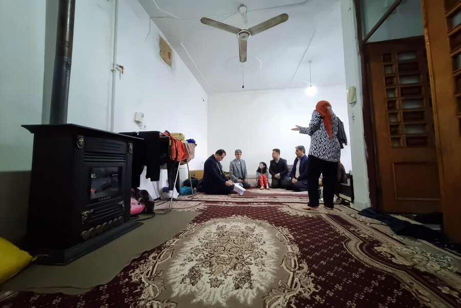 بازدید مدیرکل بهزیستی از منزل مددجویان سرپل‌ذهابی