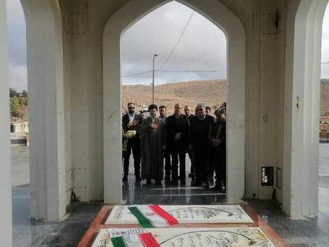 حضور سرپرست بهزیستی فارس در شهرستان خرم‌بید؛ از افتتاح پروژه‌های مسکن مددجویان تا پیگیری مسائل زیرساختی