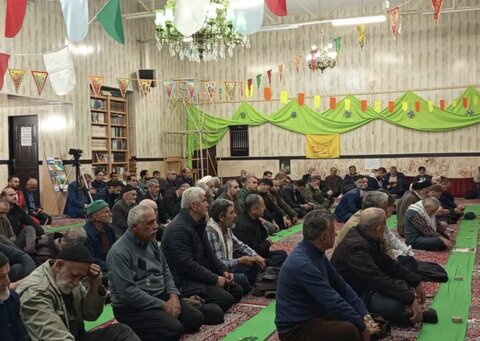 طالقان | برپایی میز خدمت در شهرستان طالقان  به مناسبت گرامیداشت ایام الله دهه مبارک فجر/