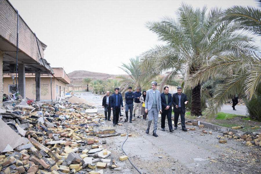 بازدید مدیرکل از ساختمان بمباران‌شده بهزیستی قصرشیرین