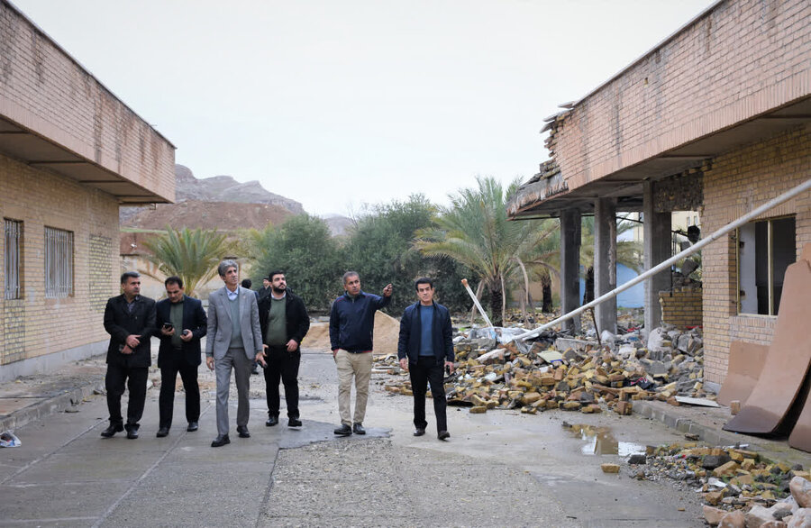 بازدید مدیرکل از ساختمان بمباران‌شده بهزیستی قصرشیرین