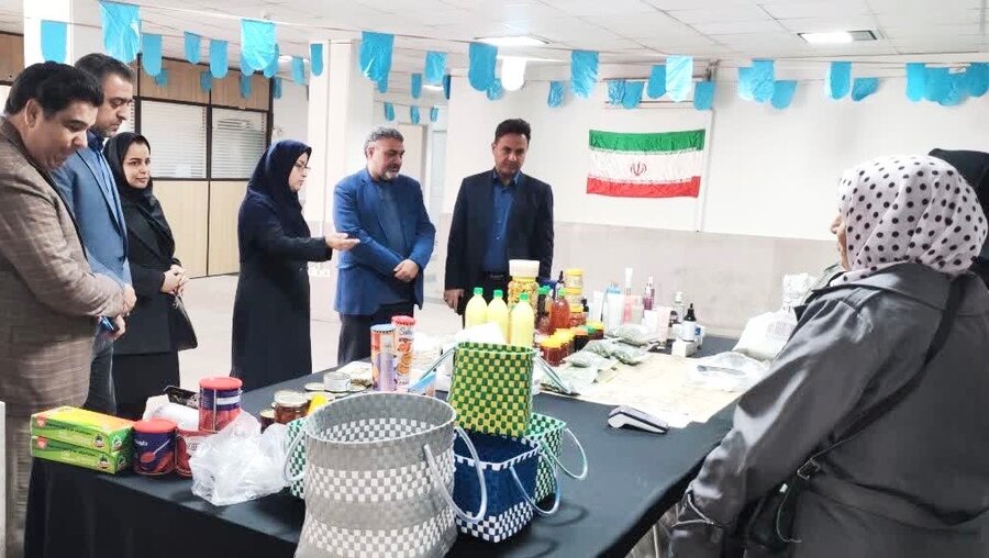 ملارد | برپایی نمایشگاهی از صنایع‌دستی جامعه هدف بهزیستی به مناسبت دهه مبارک فجر