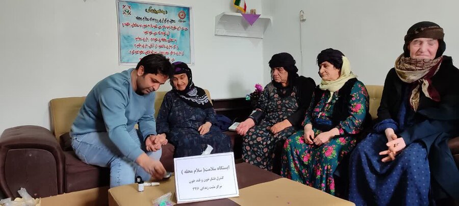 تست سلامت برای زنان سالمند و سرپرست خانوار شهرستان قروه انجام شد 
