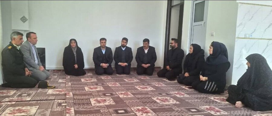 دیدار فرماندار شهرستان باروق و رئیس بهزیستی شهرستان میاندوآب با مددجویان بهزیستی