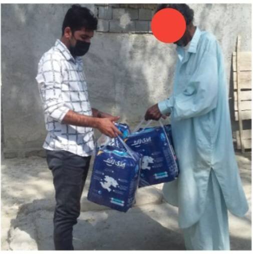 جاسک | اهدای پوشینه بزرگسال به افراد دارای معلولیت وسالمندان بسترگرا