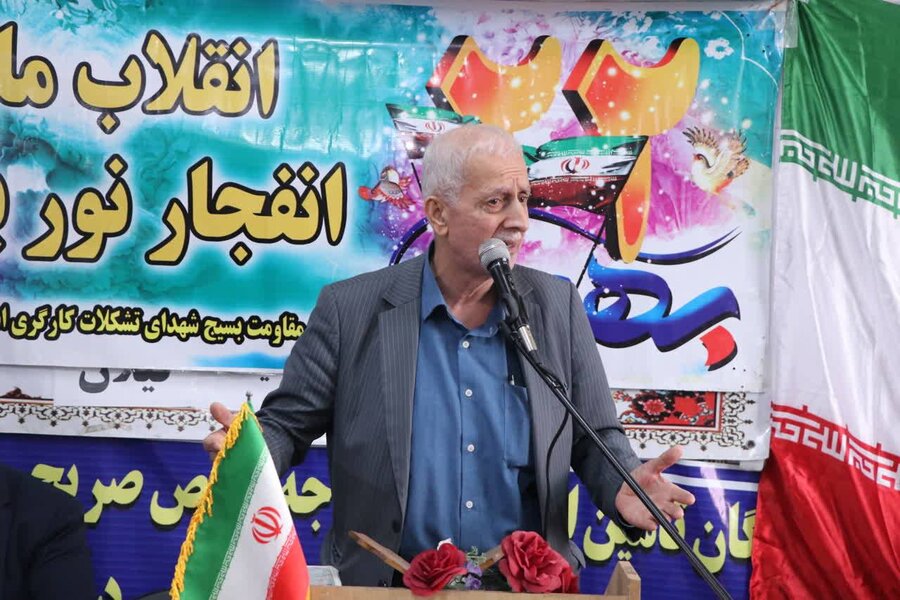 جشن گرامیداشت دهه مبارک فجر در خانه کارگر استان گیلان برگزار شد.