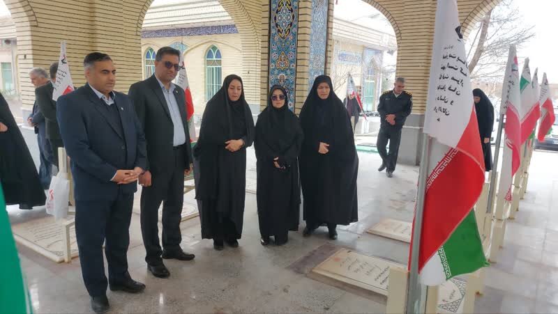 زواره| حضور معاون سیاسی اجتماعی استانداری اصفهان و مدیرکل بهزیستی در گلزار شهدا