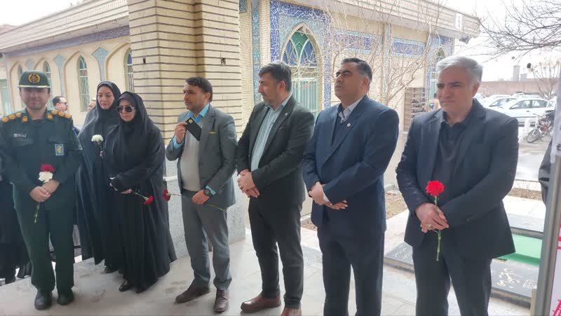 زواره| حضور معاون سیاسی اجتماعی استانداری اصفهان و مدیرکل بهزیستی در گلزار شهدا