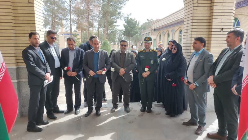 زواره| حضور معاون سیاسی اجتماعی استانداری اصفهان و مدیرکل بهزیستی در گلزار شهدا