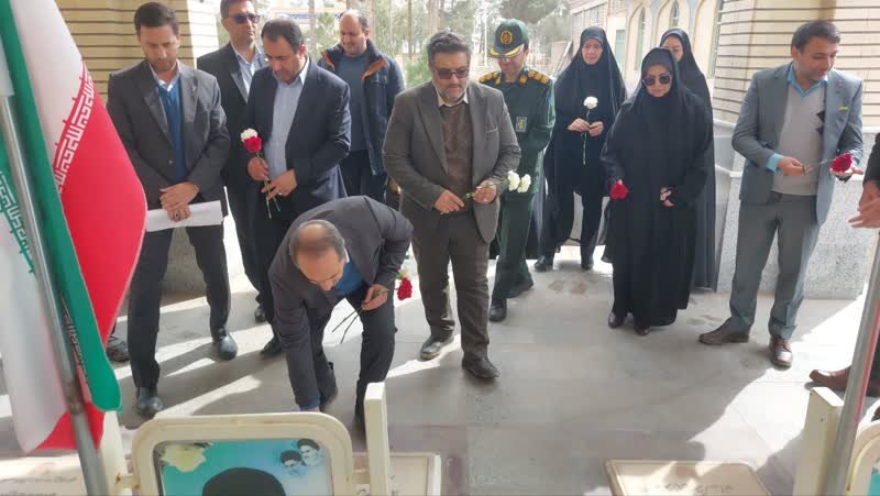 زواره| حضور معاون سیاسی اجتماعی استانداری اصفهان و مدیرکل بهزیستی در گلزار شهدا