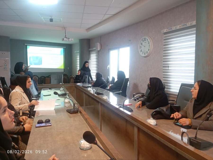 کارگاه آموزش طب سنتی ویژه بانوان شاغل ادارات در دهگلان برگزار شد 
