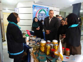 بازدیدسرپرست بهزیستی فارس از غرفه معرفی فعالیت‌ها و دستاوردهای همیاران سلامت روانی–اجتماعی