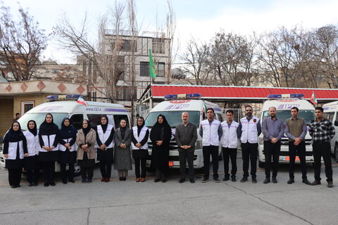 گزارش تصویری ا  دهه فجر، صحنه همدلی و خدمت؛ مانور خودروهای اورژانس اجتماعی 123 اراک