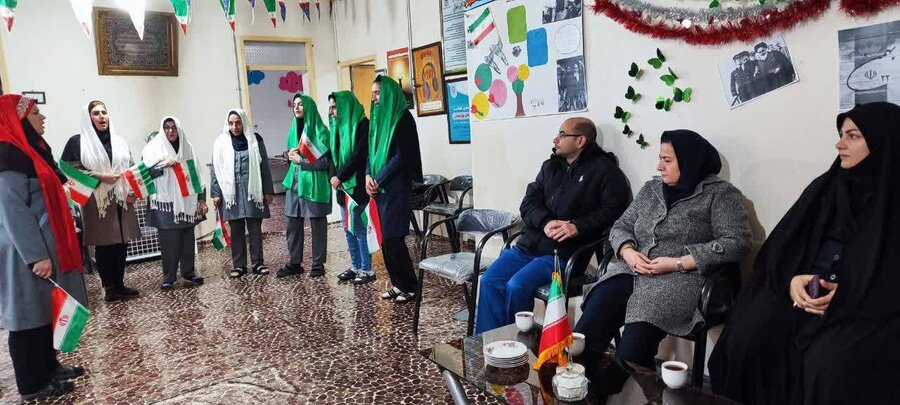 جشن انقلاب در مرکز حرفه‌ آموزی «شوق زیستن» بهزیستی شاهین‌دژ