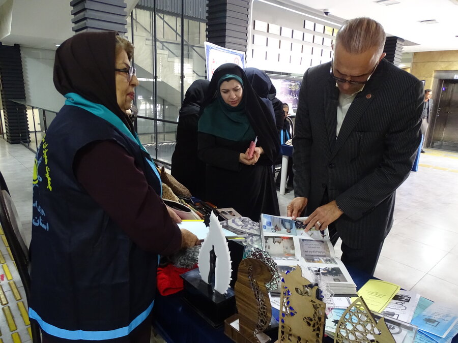 غرفه همیاران سلامت روان بهزیستی فارس