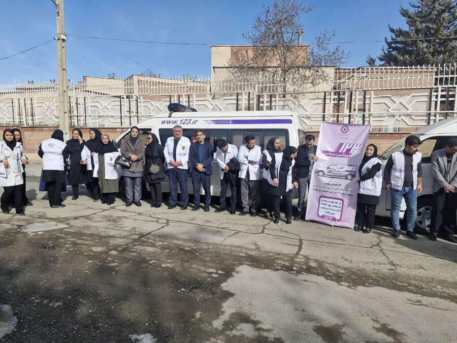 رژه نمادین خودروهای امدادی اورژانس اجتماعی ۱۲۳ به مناسبت دهه فجر در سنندج برگزار شد