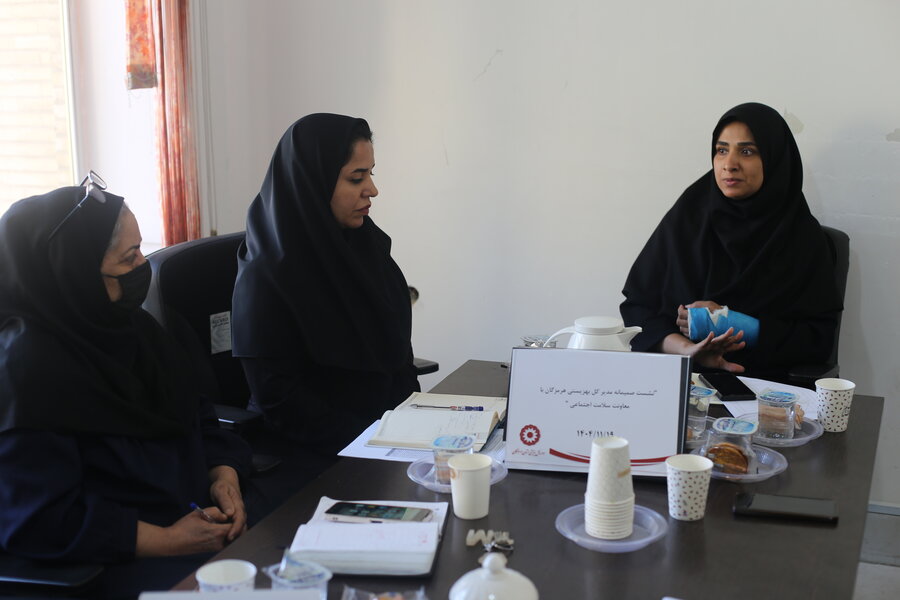 نشست صمیمی مدیر کل بهزیستی هرمزگان با کارکنان حوزه معاونت سلامت اجتماعی