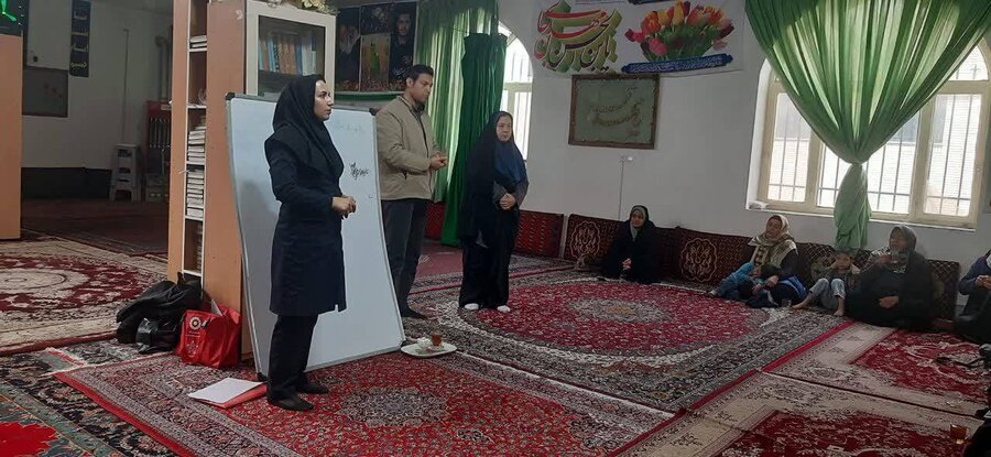 دهه فجر گرامی باد/بازدید سرپرست مدیریت بهزیستی شهرستان بیرجند از کارگاه آموزشی پیشگیری از اعتیاد ویژه زنان دارای همسر معتاد (پازک) در مسجدالحجه چهکند