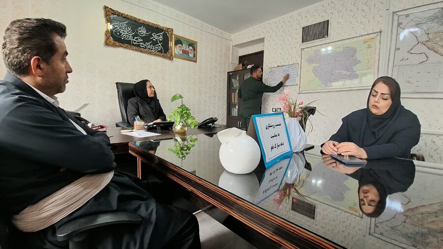 نشست روشنگری در بهزیستی شهرستان سروآباد برگزار شد