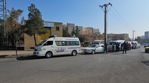گزارش تصویری | رژه خودرویی دستگاه های امداد رسان با محوریت معرفی فعالیت های اورژانس اجتماعی در مرکز استان و شهرستان