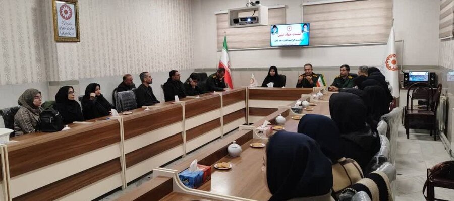 نشست جهاد تبیین به مناسبت دهه مبارک فجر در بهزیستی شاهین‌دژ