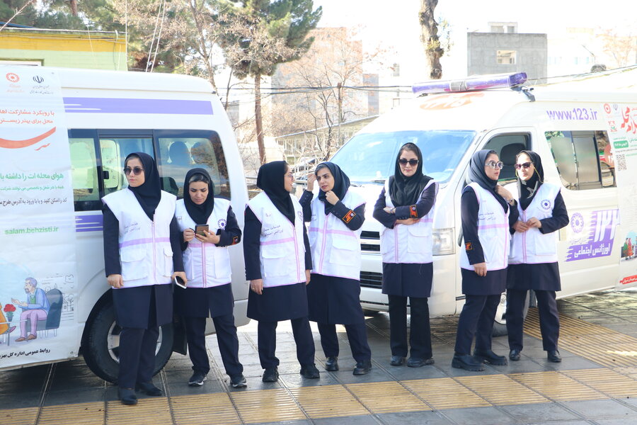 رژه خودروهای اورژانس اجتماعی بهزیستی استان خراسان شمالی همزمان با دهه مبارک فجر