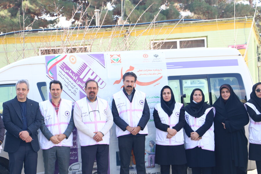 رژه خودروهای اورژانس اجتماعی بهزیستی استان خراسان شمالی همزمان با دهه مبارک فجر 