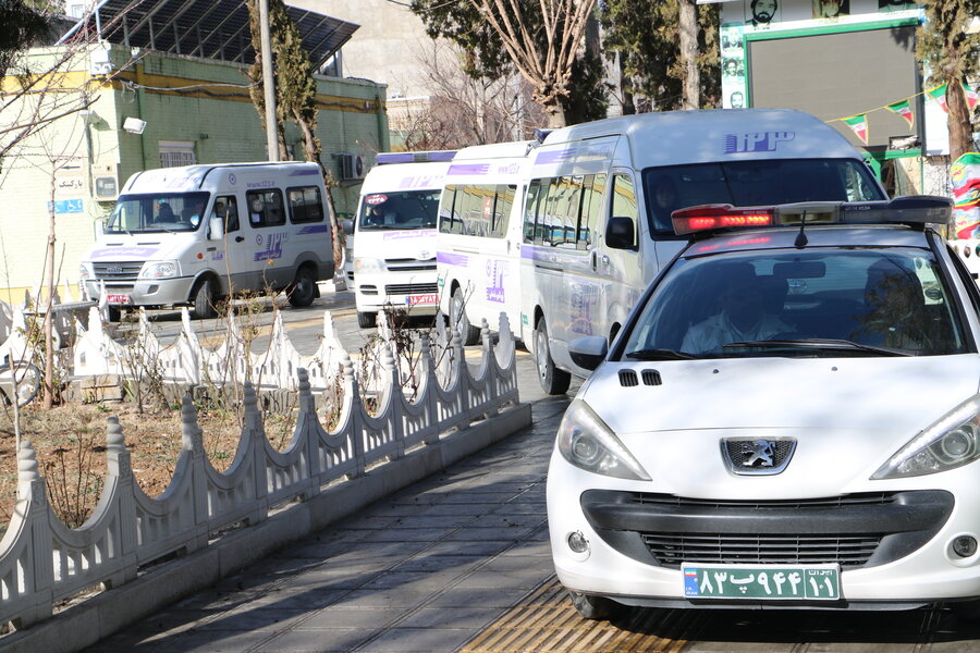 رژه خودروهای اورژانس اجتماعی بهزیستی استان خراسان شمالی همزمان با دهه مبارک فجر