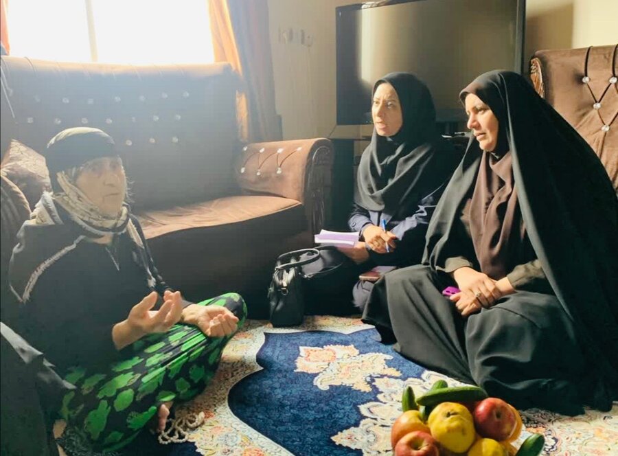 رضوانشهر/دیدار مشترک رؤسای ادارات حمایتی با مادر گرانقدر شهید