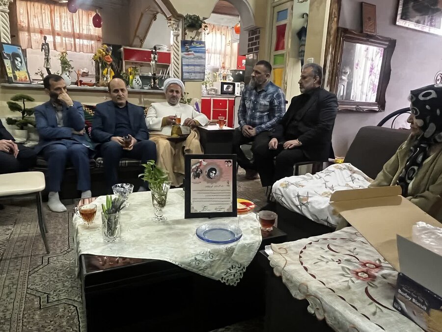 دیدار با خانواده شهید