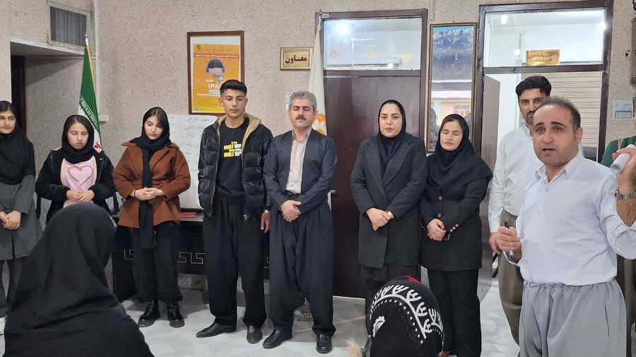 اولین پارلمان مشورتی دانشآموزان تحت پوشش بهزیستی سروآباد برگزار شد