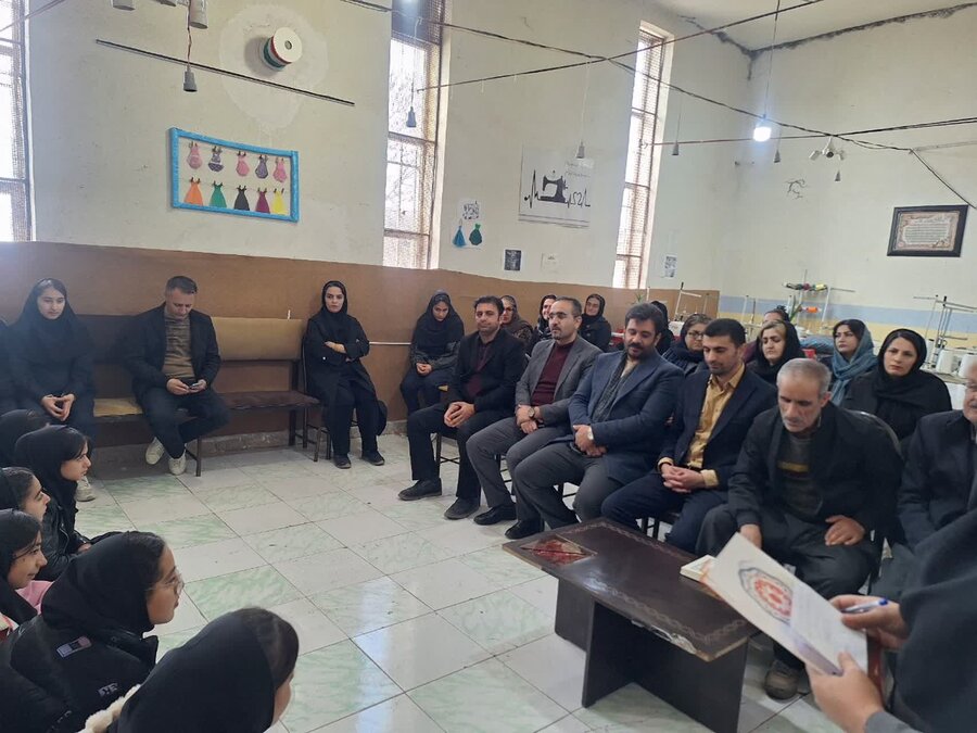 جلسه حمایت‌گری دختران توسط انجمن سلامت روان "سلامت‌اندیشان زرینه" برگزار شد