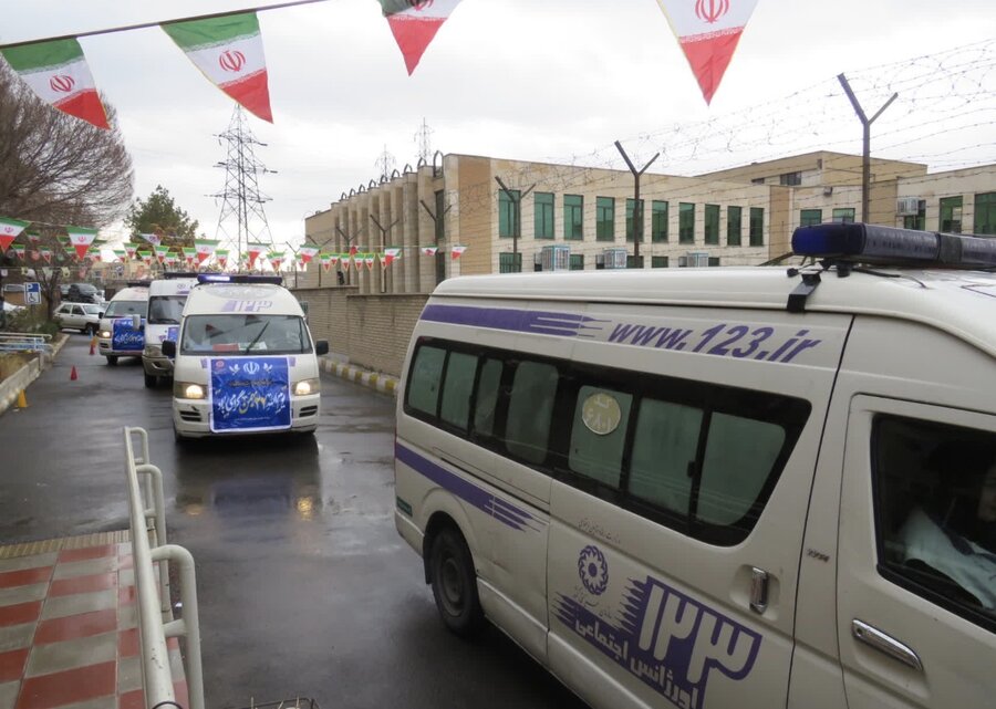 همزمان با دهه مبارک فجر/ رژه کشوری خودروهای اورژانس اجتماعی در استان البرز برگزار شد