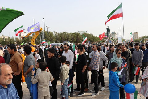 حضور پرشور کارکنان بهزیستی استان بوشهر در راهپیمایی ۲۲ بهمن؛ همگام با مردم و همراه با برپایی میز خدمت