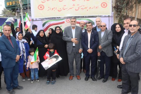 استقبال گسترده شهروندان اهوازی از پویش «سلام محله» در راهپیمایی ۲۲ بهمن